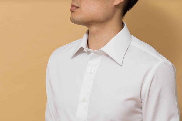 How to choose and style a white shirt for every body type
